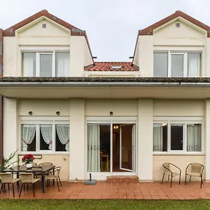 https://holiday-home-urb-la-joya.bilbaohotelsspain.com